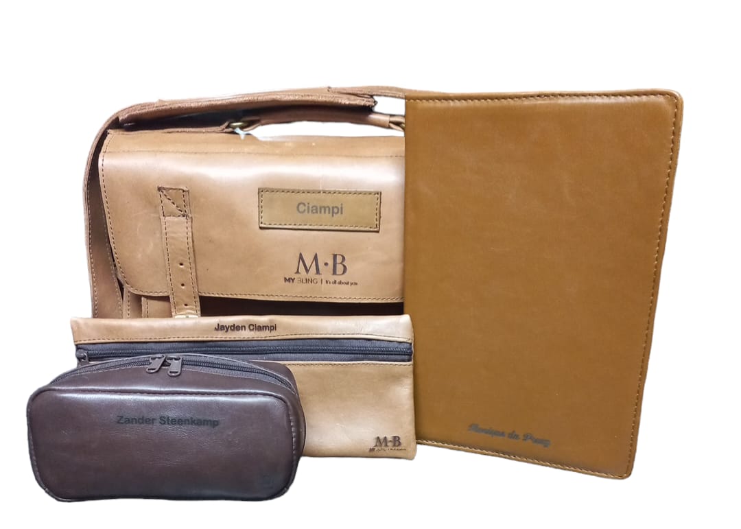 Leather Book Cover_met_Ander_produkte_vir_Website